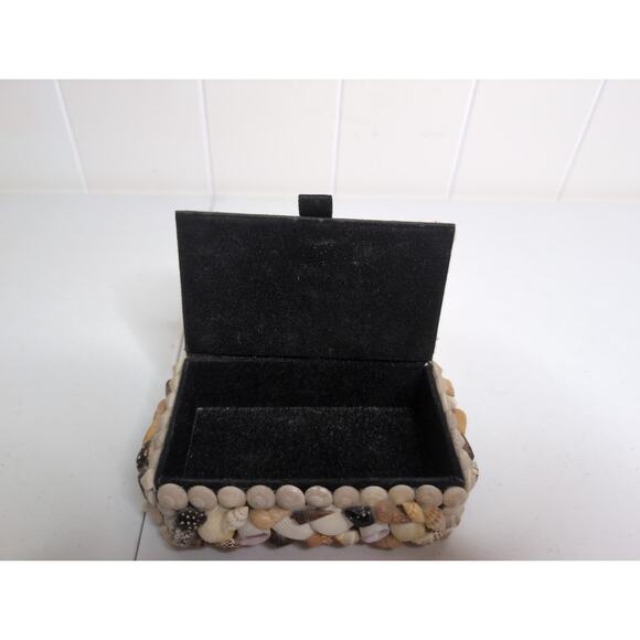 Vintage Handmade Shell Covered Trinket Jewelry Box, Coastal Decor - Picture 6 of 7